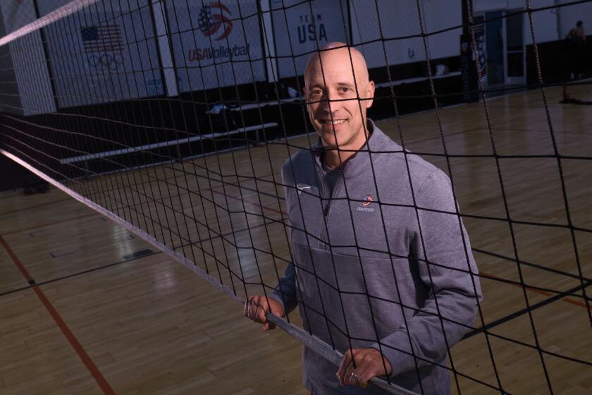 He led UCLA to NCAA titles. Can John Speraw guide U.S. men's volleyball to gold?