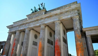 Farbattacke auf Brandenburger Tor: Bewährungsstrafen für drei Klimaaktivisten