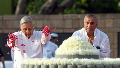 Aiyar kicks up row with 'Chinese allegedly invaded India' remark, aplogises