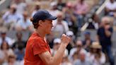 Sinner y Alcaraz continuarán escribiendo la historia de su rivalidad en semis del Abierto de Francia