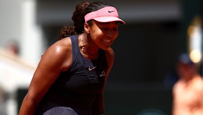Naomi Osaka sufre para superar primera ronda de Roland Garros