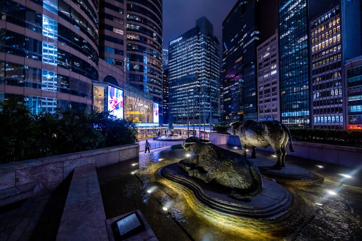 ‘Block-Trade King’ Grips Hong Kong’s Financial Community