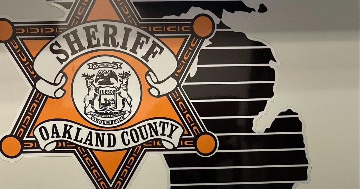 20-year-old Detroit man part of moving crew dies after jumping off boat into Oakland County lake