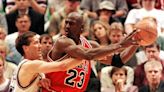 Récord: la camiseta que Michael Jordan usó en las finales de la NBA en 1998 se ha vendido por más de 10 millones de dólares