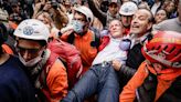 "La respuesta fue tirarnos gases" | La represión contra los diputados en el Congreso