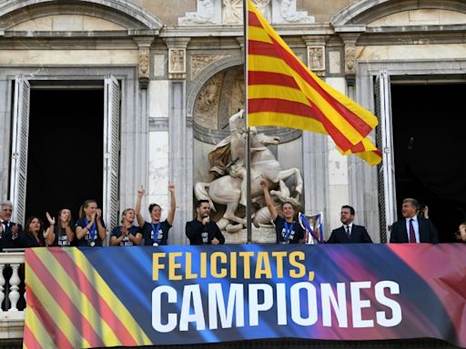 Recibimiento triunfal para el Barcelona tras ganar la Liga de Campeones