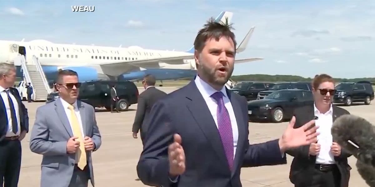 Secret Service explains why JD Vance’s weird Air Force Two stunt in Wisconsin wasn’t a security breach