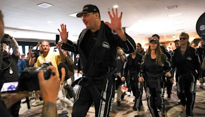 Phil Hellmuth arrives at WSOP Main Event in karate cosplay — PHOTOS