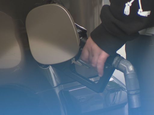 Metro Van gas prices drop, expected to keep sliding