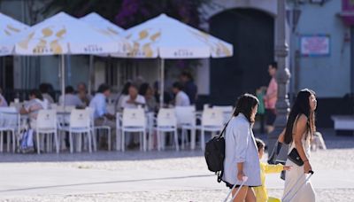 España registra récord de turistas hasta agosto, con 64,3 millones, y el gasto se eleva a 86.471 millones, un 17,6% más