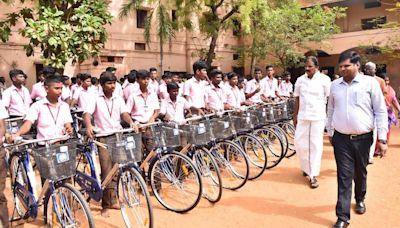 Free bicycles distributed to students