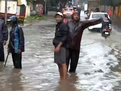 Heavy rains flood several areas of Pune, 4 dead