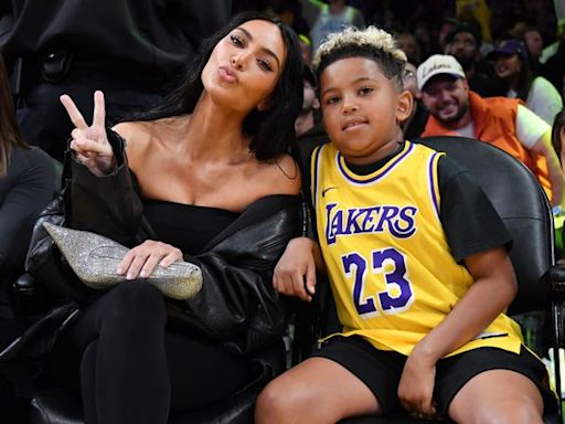 Kim Kardashian revela que uno de sus hijos padece una rara enfermedad de la piel