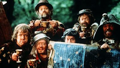 Time Bandits remake airs on TV amid dwarfism row