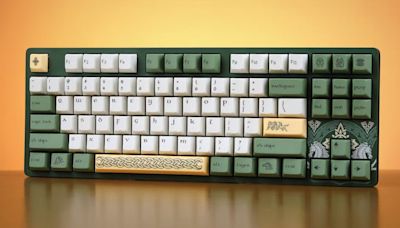 Drop + The Lord of the Rings Rohan Keyboard Review - IGN