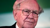 Berkshire Hathaway Sees Record Operating Profits, Cuts Apple Stake