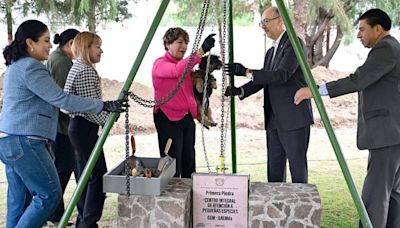 Delfina Gómez coloca en Texcoco la primera piedra del Centro Integral de Atención a Pequeñas Especies