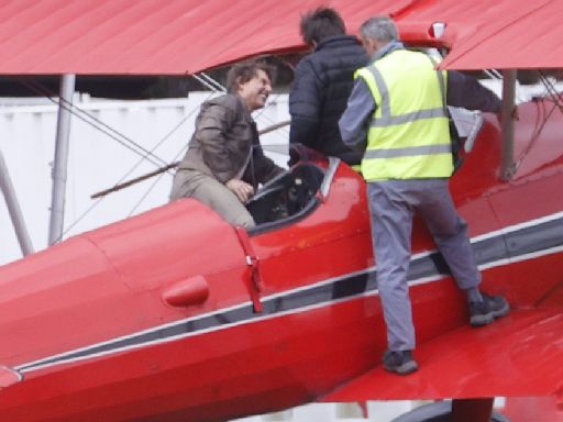 FOTOS: Tom Cruise graba peligrosas escenas en avioneta para 'Misión Imposible 8'