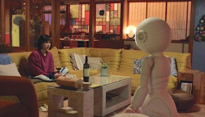 Rashida Jones Is Friends With a Robot in Apple TV+’s Sci-Fi Mystery Sunny — See First Photos and Get Release Date