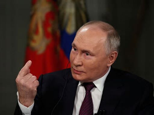 Der Mann mit dem Wolfsgrinsen – Wladimir Putin lügt ständig. Aber er versucht, der Lüge den Anschein von Wahrheit zu geben