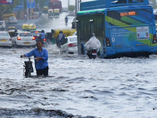 Hyderabad set for a wet week as IMD warns of thunderstorms and lightning; Here's what residents should know!