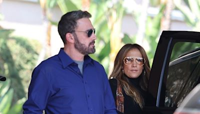 Pillado el instante en el que Jennifer Lopez parece secarse las lágrimas en su último encuentro con Ben Affleck y sus hijos