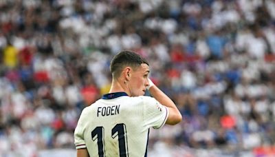 Phil Foden calls for England 'leaders' to resolve poor press