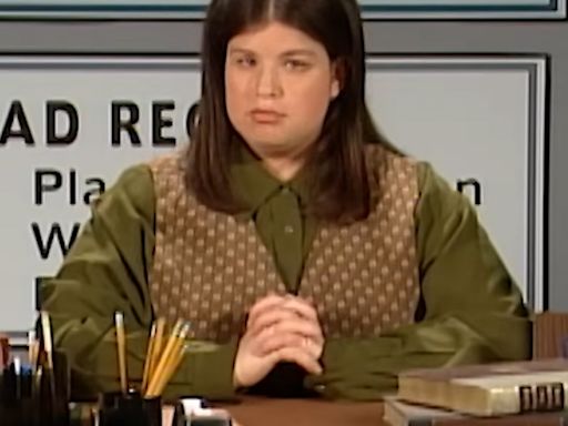 Dan Schneider Reacts After All That's Lori Beth Denberg Says He "Preyed" On Her - E! Online