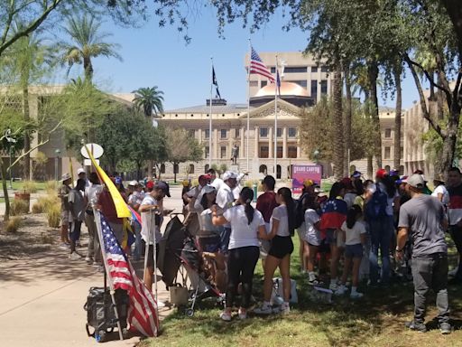 'Movement for freedom': Venezuelans in Arizona call for Maduro to concede election