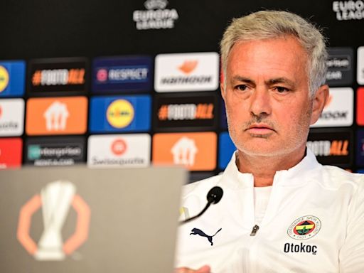 'Disrespected' Mourinho fumes at presser delay