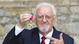 Bernard Cribbins: Doctor Who star and Wombles narrator dies, aged 93