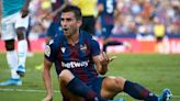 La continuidad de Sergio Postigo en el Levante UD entra en una vía muerta