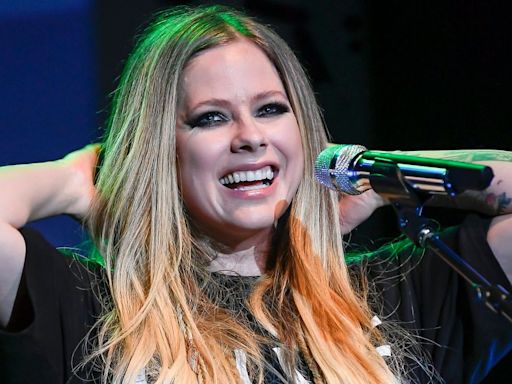 Avril Lavigne Sounds Off On 'Dumb' Conspiracy Theory She Just Can't Shake