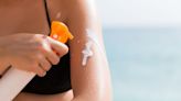 ¿Cuánto tiempo te protege un protector solar con SPF 30? ¿Y 50? Esta es la respuesta de una dermatóloga