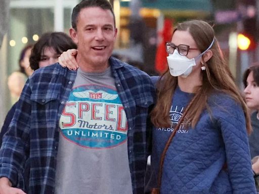 Ben Affleck fue visto paseando con su hija Violet en medio de los rumores de divorcio con Jennifer Lopez