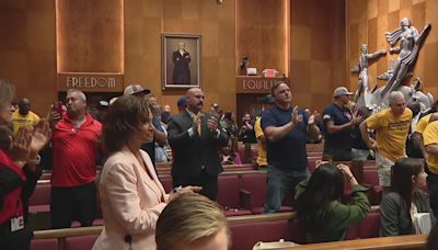 Houston council votes to end 8-year firefighters' pay battle with agreement approval