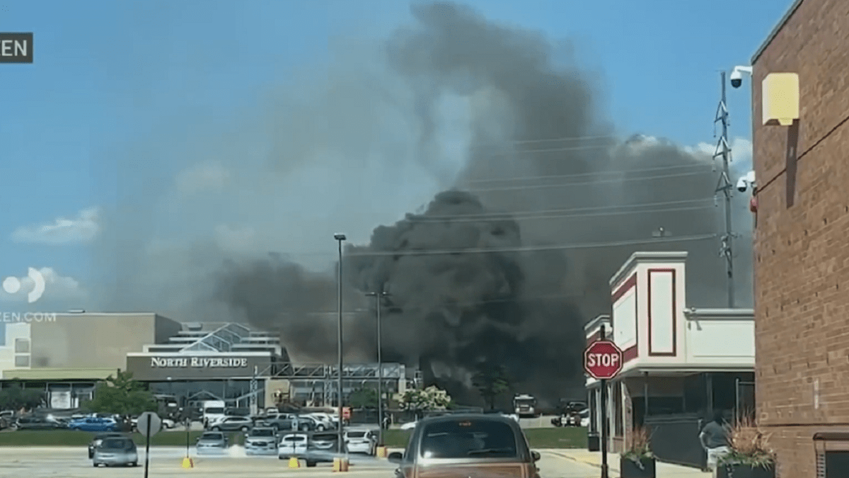 Grease fire in food court prompted evacuations at North Riverside Park Mall