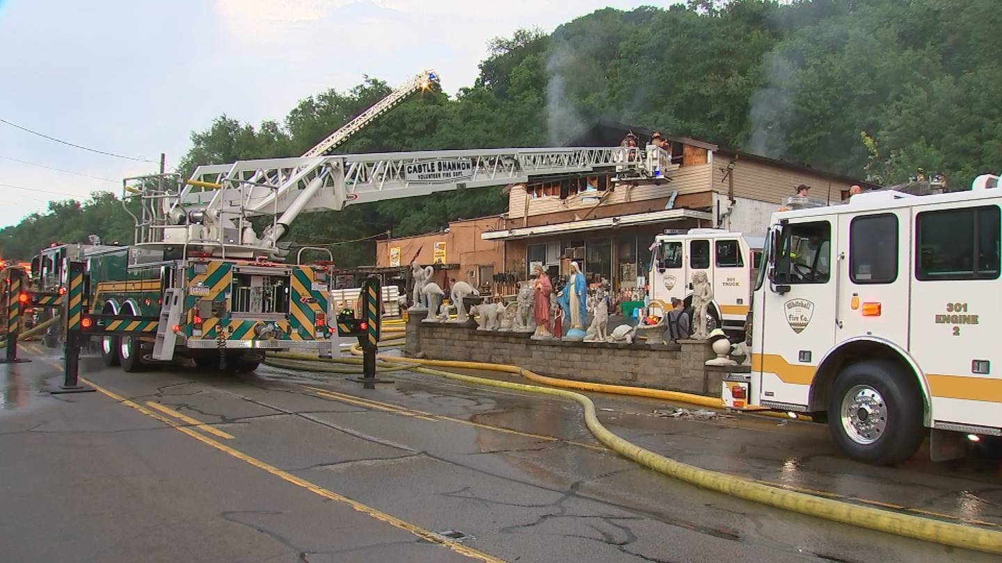 Crews respond to fire at Castle Shannon business