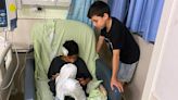 Guerra en Medio Oriente. “Yo también tenía un papá y una hermanita”: el drama de dos hermanos heridos tratados por un médico argentino