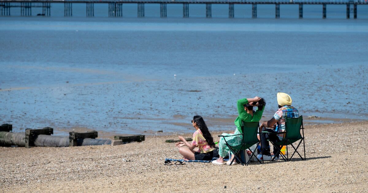 Maps show blistering 24C mini-heatwave arriving in days from Spain