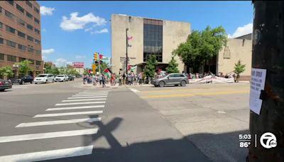 Palestinian peace activists rally outside Washtenaw County Prosecutor's Office