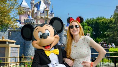Lindsay Lohan Rocks Minnie Ears as She Reunites with Mickey Mouse at Disneyland: 'Let's Ride!'