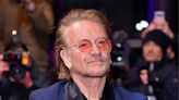 Bono, do U2, revela que família não fala sobre sua mãe desde morte: 'Típico dos homens irlandeses'