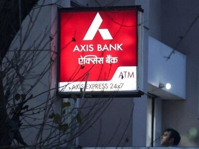 Axis Bank share price sinks 8% post Q1FY25 results shocker; time to buy?