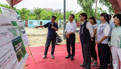 翁章梁視察長庚醫療專區中央公園工程 (圖)