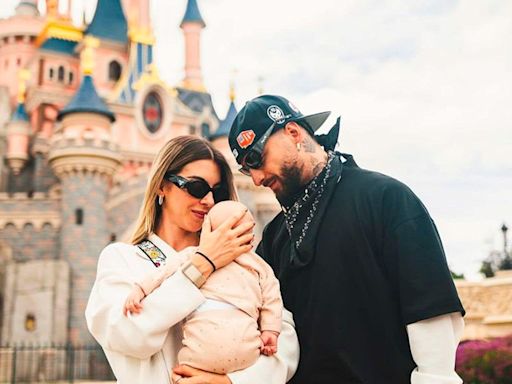 Maluma y Susana Gómez pasean a su bebé con estilo y un nuevo cochecito de casi cinco mil dólares