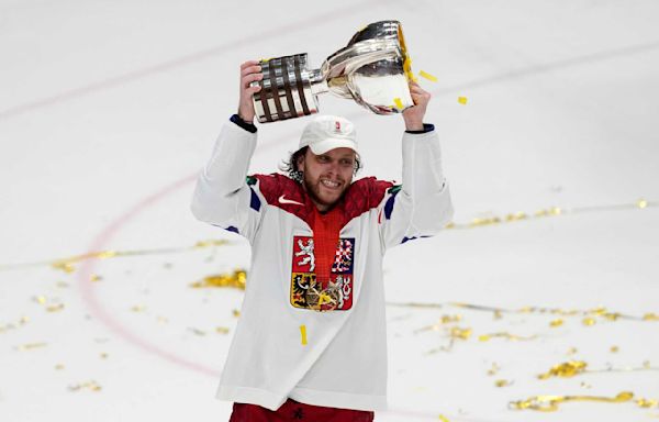 Czech Republic shuts out Switzerland 2-0 to win hockey world championship