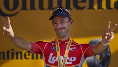 Campenaerts wins a 3-man sprint to take Tour de France stage as Pogacar keeps yellow jersey