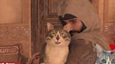 Assassin's Creed Mirage rinde homenaje a fan que murió antes de su estreno, incluyendo a su gato con nariz similar al logo del juego