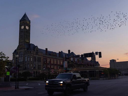 Bomb threat shuts down city hall in Springfield, Ohio, amid falsehoods about Haitians